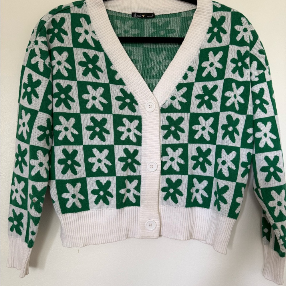 Chic Green and White Floral Cardigan